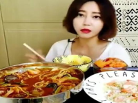 千金小姐姐吃海鲜的视频,美味诱惑尽享海味盛宴