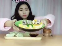 双胞胎小姐姐吃水果吗,水果盛宴大揭秘
