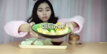 双胞胎小姐姐吃水果吗,水果盛宴大揭秘
