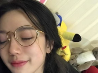 眼睛突出小姐姐,探寻突出小姐姐的独特风采