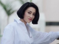 90年代性感女神张敏山上献技自弹自唱遭一面倒讽刺